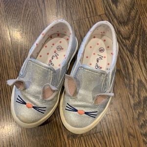 Mini boden 24 size 8 bunny shoes